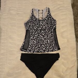 Womens BIKINI SIZE MEDIUM